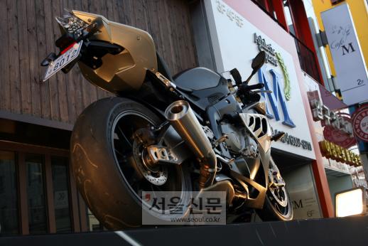 [NOW포토] BMW 슈퍼바이크 ‘섹시한 뒤태’