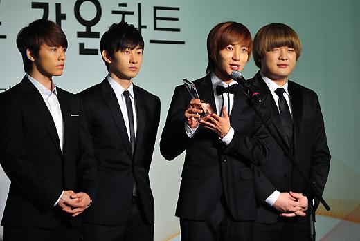 [NTN포토] 슈퍼주니어 “더 열심히 하겠습니다”