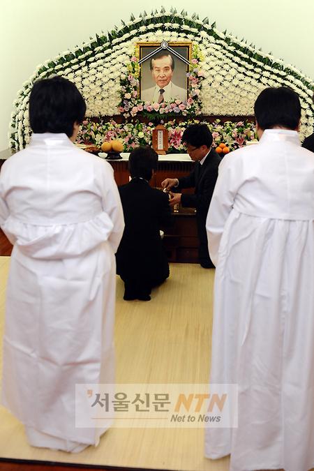 [NTN포토] 故 배삼룡 유족 “부디 좋은 곳으로 가소서”