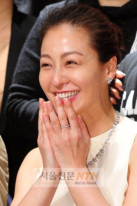 [NTN포토] 웃음 ‘빵’ 터진 이미연