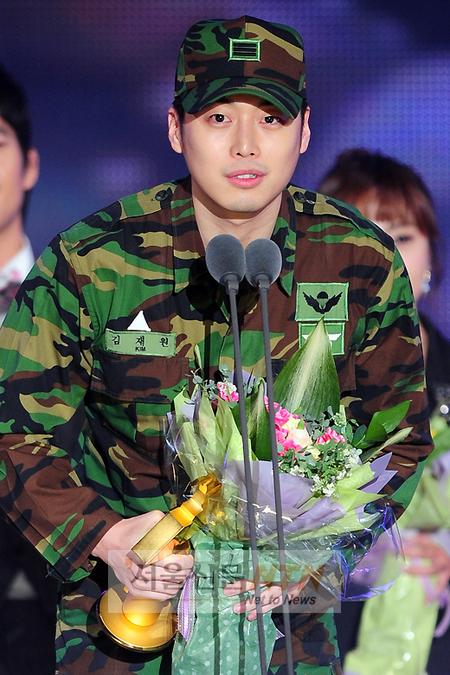 [NTN포토] 김재원 “군복무 중에 상을 받아 행복”
