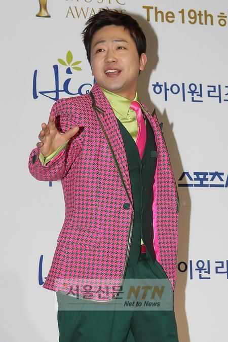 박현빈, 트로트 가수 최초로 ‘스케치북’ 출연