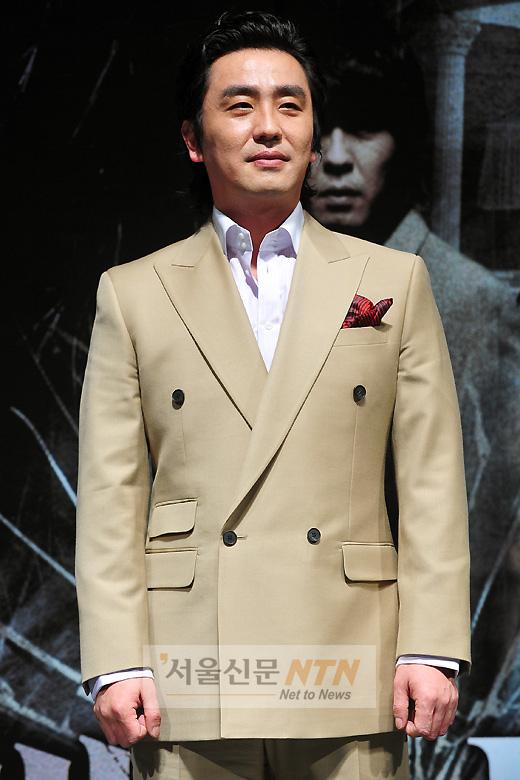 류승룡 “힘 조절 안 돼 엄정화 두 번 울렸다”