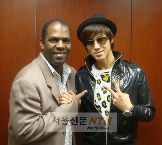 유노윤호, 英잭슨 추모공연 초청받아…亞스타 유일