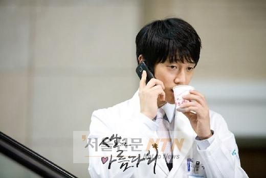 송창의 ‘ 인생은 아름다워’로 1년만에 안방 컴백
