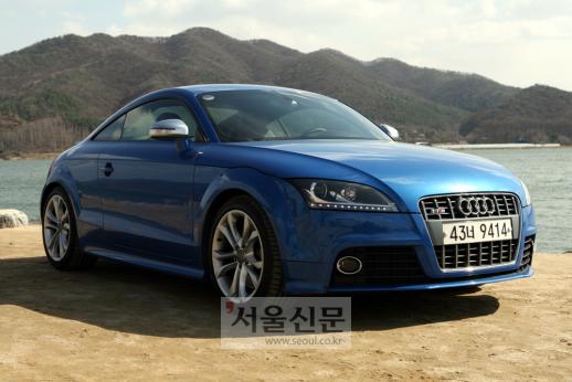 [시승기] 색깔있는 스포츠카 ‘아우디 TTS’ 타보니…