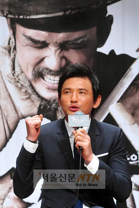 황정민 “맹인 연기 솔직히 어려웠다”