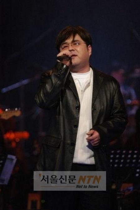 ‘웃어요’ 가수 오석준, 6월 플로리스트와 결혼