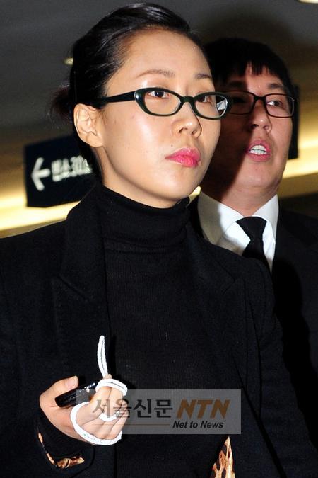 [기자수첩] 누가 정선희를 향해 돌을 던지나