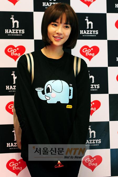 [NTN포토] ‘지붕킥’ 황정음 “헤지스 모델이에요”