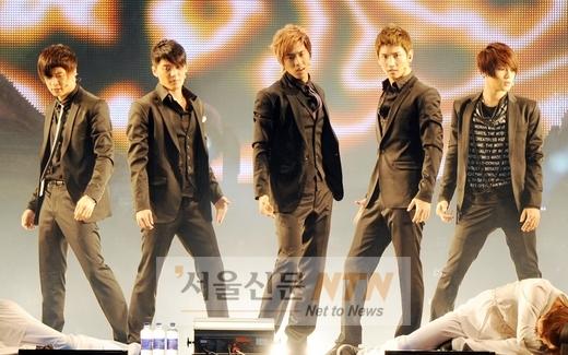 ‘활동중단’ 동방신기, 韓日서의 입지와 미래