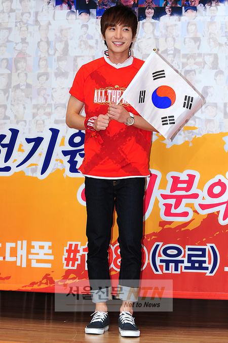 [NTN포토] 이특 “대한민국 열두번째 선수가 될게요”