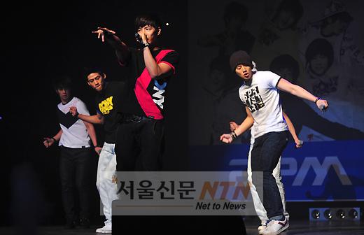 [NTN포토] 2PM, 파워풀한 무대 펼쳐