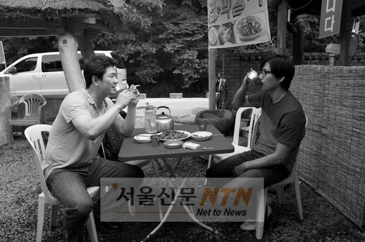 김상경, 유준상과 ‘음주촬영’...홍상수 영화니까