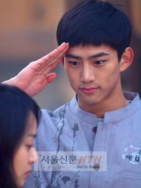 옥택연 ‘신데렐라 언니’ 통해 연기자 ‘첫 선’