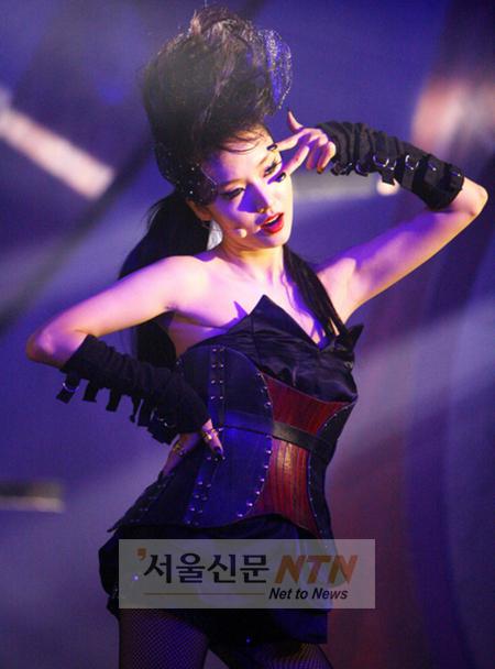 이정현, 급성페렴 증세로 입원…“컴백 연기 불가피”