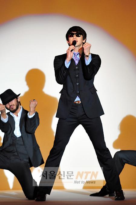 [NTN포토] 비, 혼신의 힘을 다해