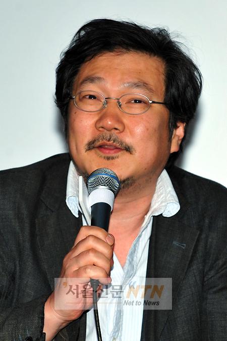 ‘하하하’ 홍상수 감독 “통영에는 이상한 매력 있다”