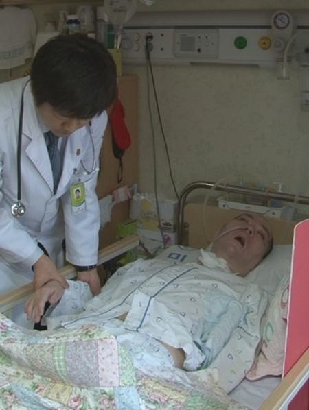 ‘뇌출혈’ 황치훈, 식물인간 투병기 공개...시청자 ‘울컥’