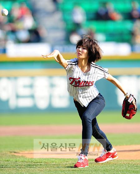 [NTN포토] ‘애프터스쿨’ 정아, 멋진 강속구