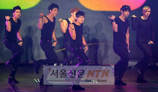[NTN포토] ‘짐승돌’ 2PM “블랙으로 멋냈어요”