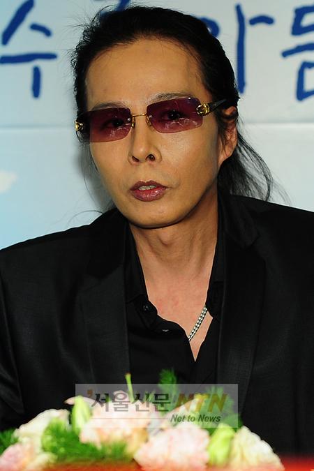 부활 멤버들, “김태원, 노안으로 노래가사도 못 봐”