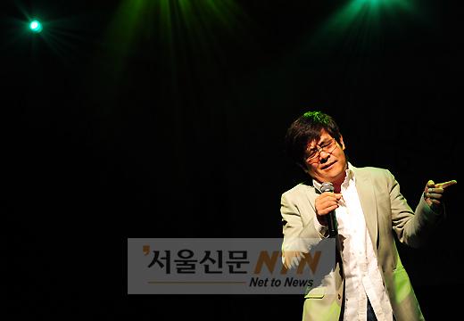 [NTN포토] 박강성, ‘故 김현식을 생각하며’