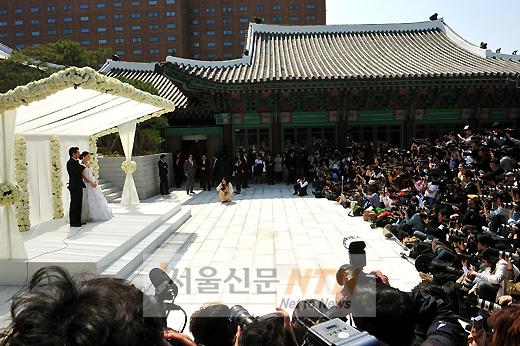 [NTN포토] “‘세기의 커플’ 장동건·고소영을 찍어라!”