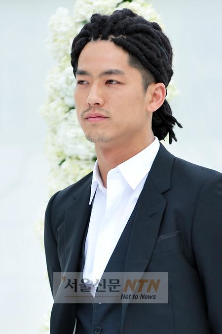 [NTN포토] 이용우, 독특한 헤어스타일 ‘눈길’