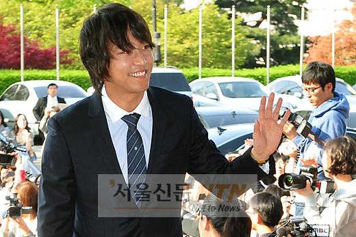 [NTN포토] 오만석 “결혼 축하해요”