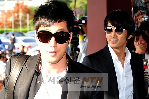 [NTN포토] 선글라스로 한껏 멋낸 소지섭·송승헌