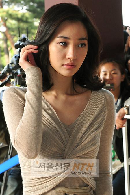 [NTN포토] 청순미 넘치는 고준희, 머리카락 넘기며