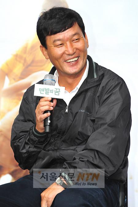 [NTN포토] ‘한국인 히딩크’ 김신환 감독