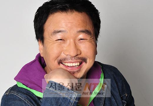 김병춘 “연극계에선 장동건도 안 부럽죠”(인터뷰)