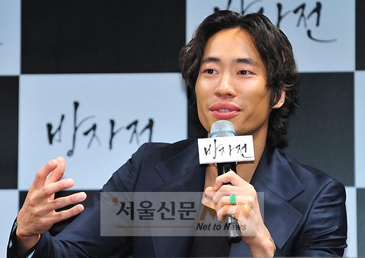 류승범 “‘방자전’, ‘섹시’보다 ‘글래머러스’한 영화”
