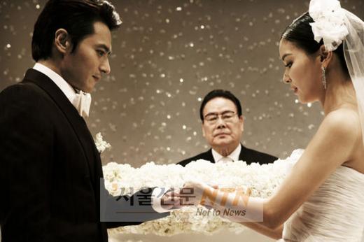고소영-장동건 커플 결혼식·피로연 사진 공개 ‘화제’