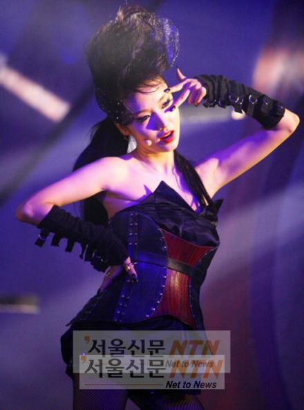 이정현 새 앨범 뮤비 도마 위 ‘선정성 논란’