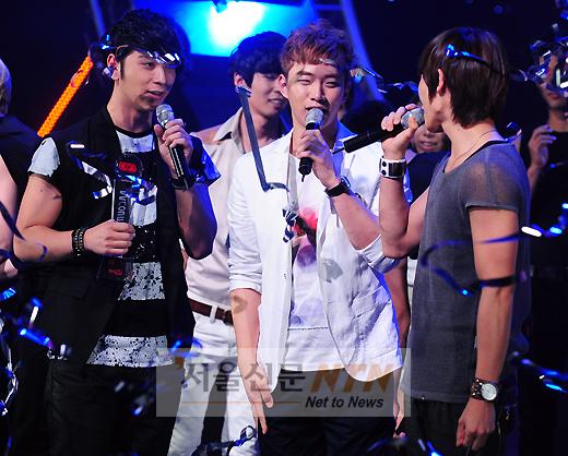 [NTN포토] 2PM, ‘3주연속 엠카 1위’