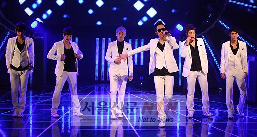 [NTN포토] 비스트, ‘멋진 남자로 돌아올게요’