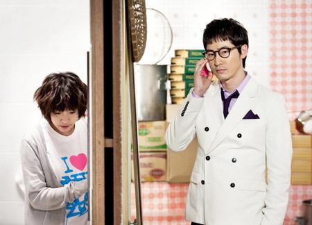 ‘커피하우스’ 강지환-함은정, 아찔한 첫 만남 ‘왜?’