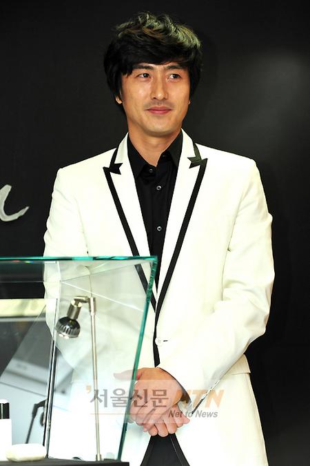 [NTN포토] 안정환 “월드컵도 사업도 열심히!”