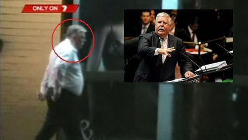 ‘딱 걸렸어’ 게이사우나 출입 호주 교통장관 논란