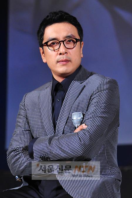 [NTN포토] 김승우, 지적인 매력 물씬~
