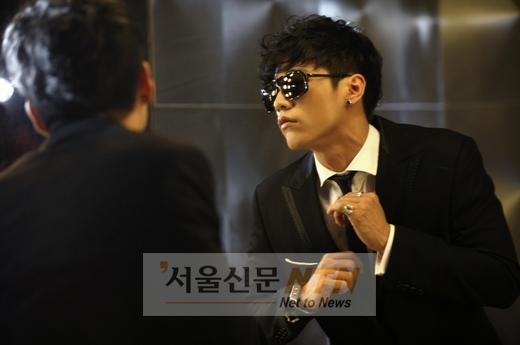 더블K, ‘고해성사’에 故김수환 추기경 육성 담아