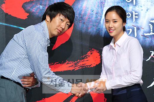 [NTN포토] 김수로·황정음 “반갑습니다”