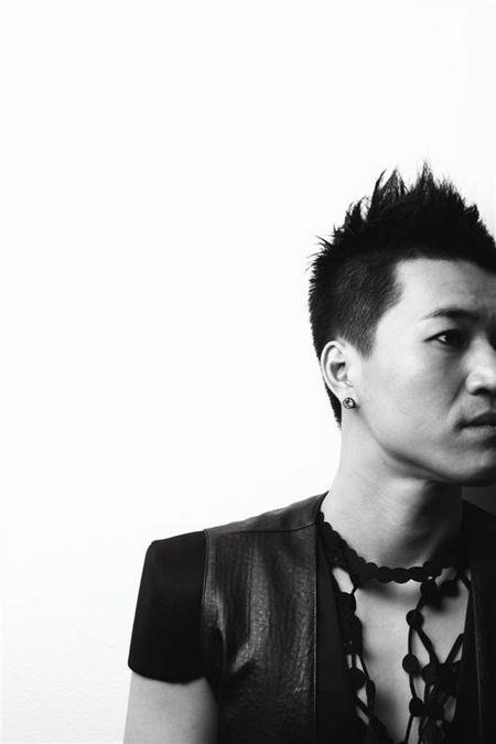 ‘스모키’로 강렬해진 김종민 ‘컴백’ 화제