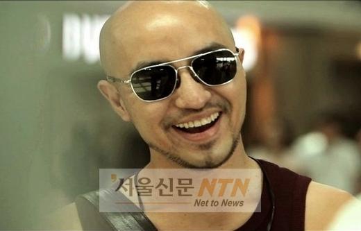홍석천 “커밍아웃 후 사회는 얼음장 같았다” 고백