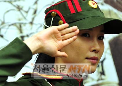 [NTN포토] ‘인민군 대위’ 이태란,강렬한 눈빛