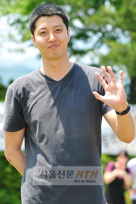 [NTN포토] 이동건 “군대 잘 다녀오겠습니다”