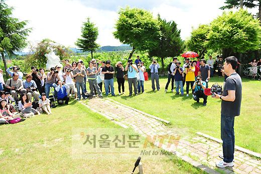 [NTN포토] 꽃미남 이동건 ‘군입대 현장’